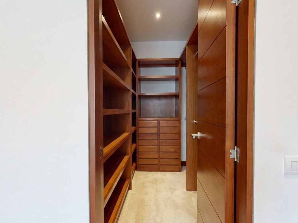 Apartamento de 3 alcobas en arriendo en La Cabrera, Bogotá, 248 m² · foto 16 de 20
