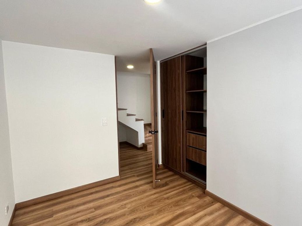 Apartamento de 2 alcobas en arriendo en Caobos Salazar, Bogotá, 53 m² · foto 2 de 10