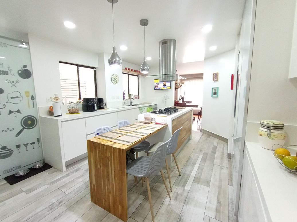Apartamento de 3 alcobas en venta en Santa Bibiana, Bogotá, 218 m² · foto 6 de 20
