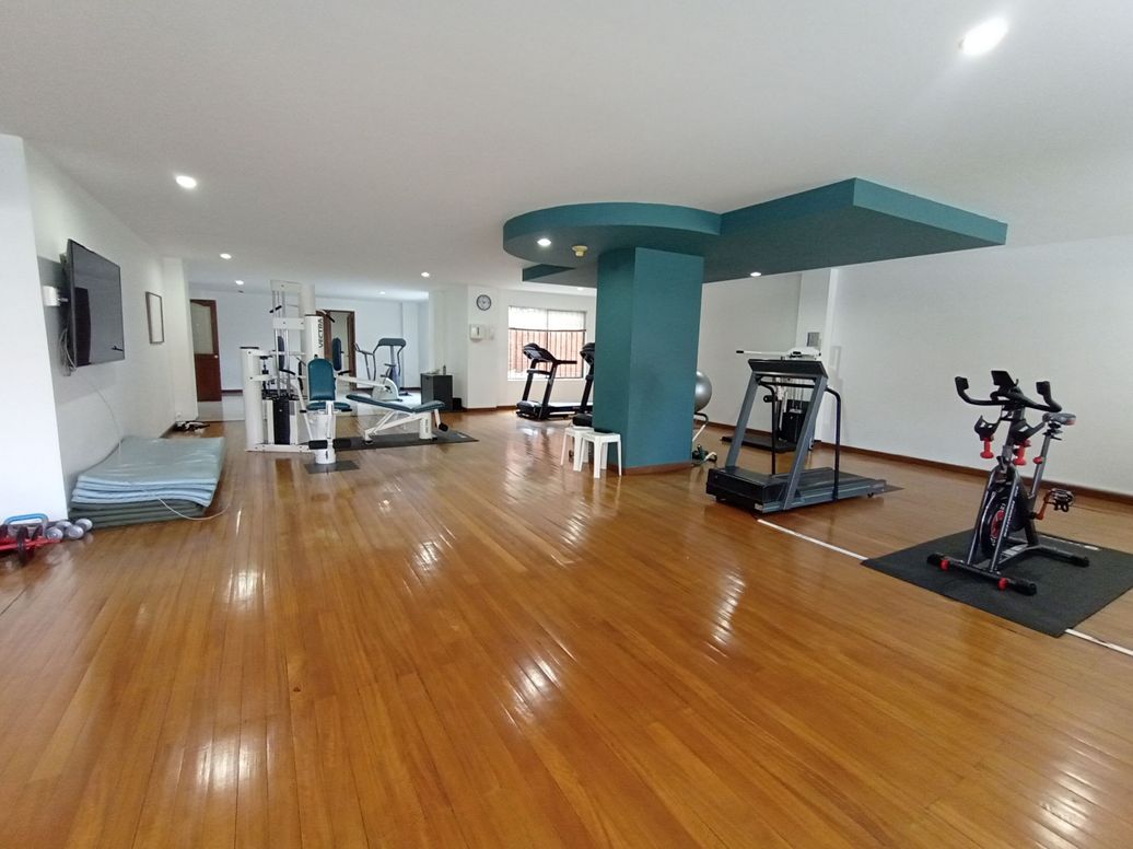 Apartamento de 3 alcobas en venta en Santa Bibiana, Bogotá, 218 m² · foto 2 de 20