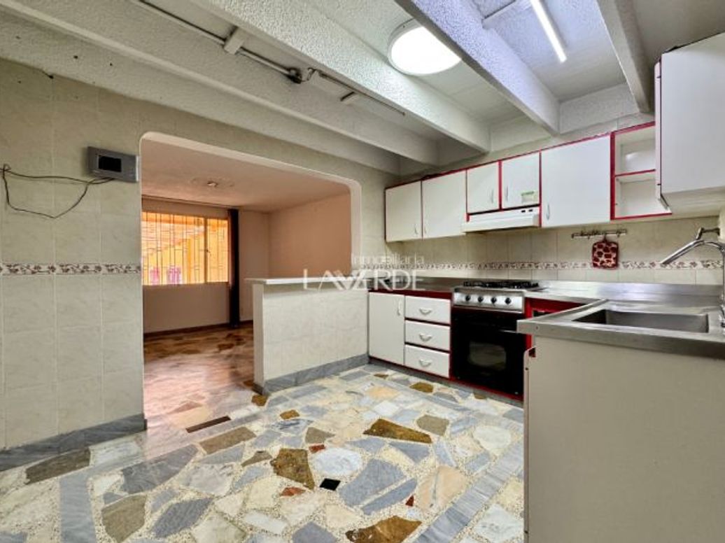 Casa de 4 alcobas en venta en Los Cedros, Bogotá, 250 m² · foto 13 de 20