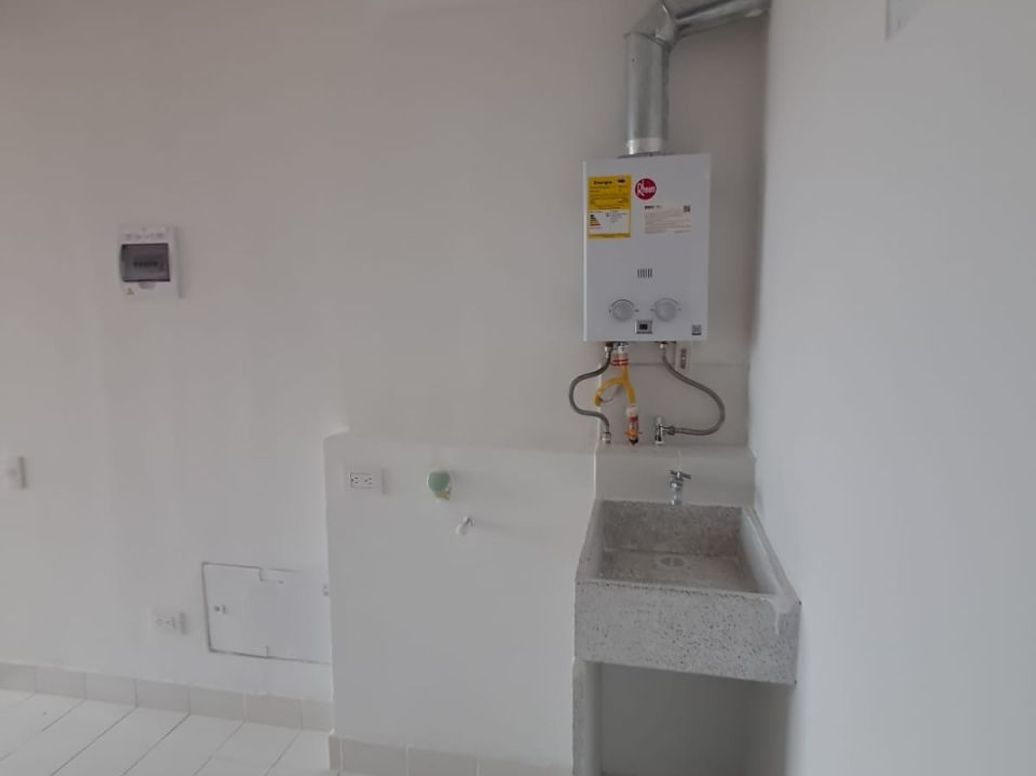 Apartamento de 2 alcobas en arriendo en Granjas De Techo, Bogotá, 45 m² · foto 5 de 15