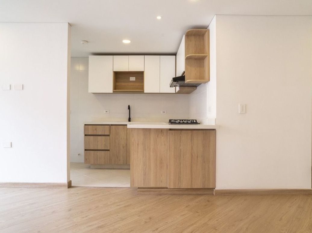 Apartamento de 3 alcobas en venta en El Batan, Bogotá, 91 m² · foto 2 de 20