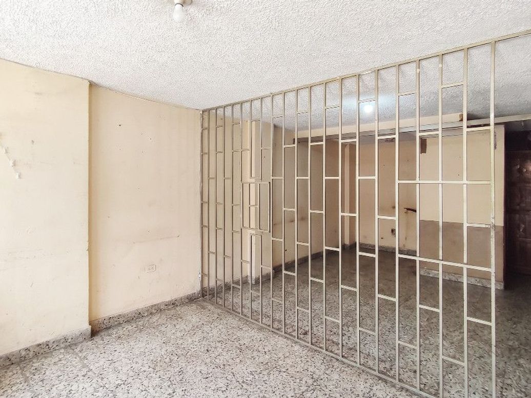 Casa de 10 alcobas en venta en Minuto De Dios, Bogotá, 300 m² · foto 2 de 20