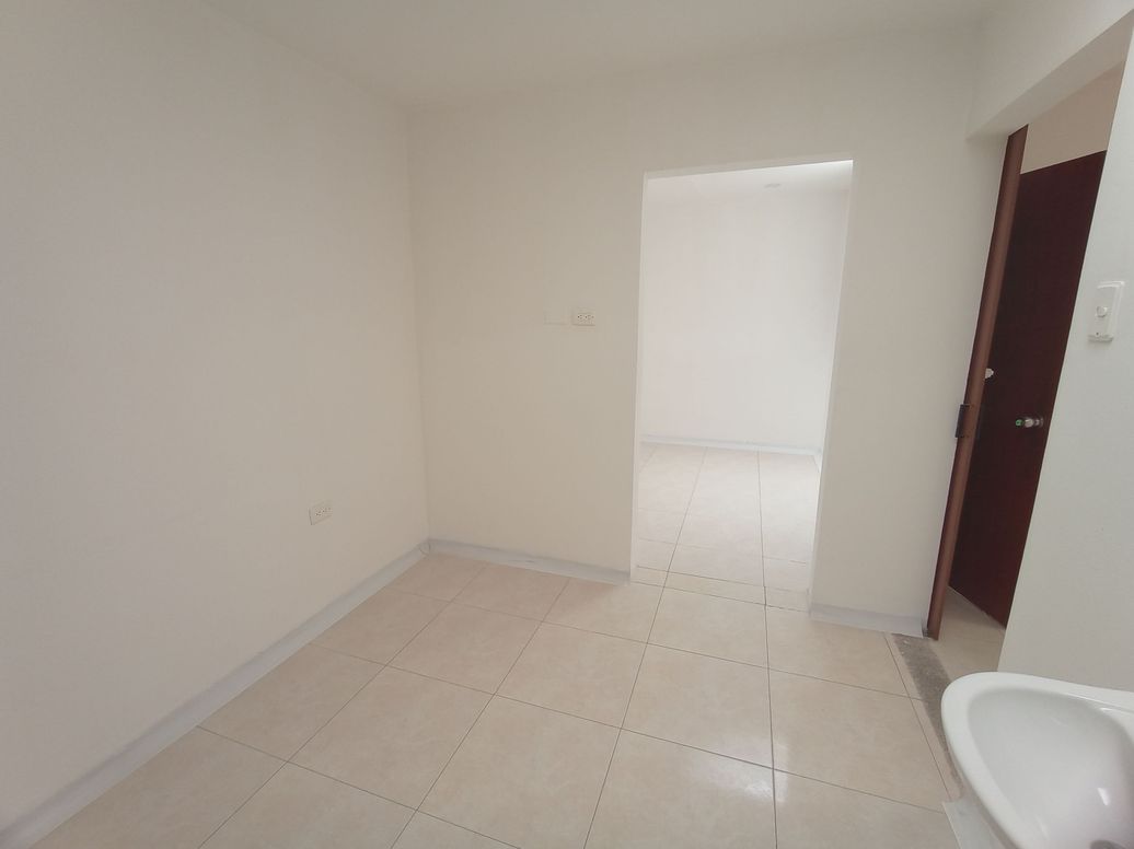 Casa de 5 alcobas en venta en Alfonso López, Bogotá, 250 m² · foto 16 de 17