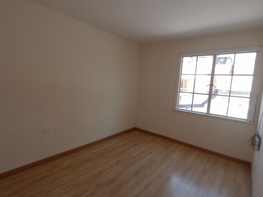 Casa de 5 alcobas en venta en Alfonso López, Bogotá, 250 m² · foto 3 de 17