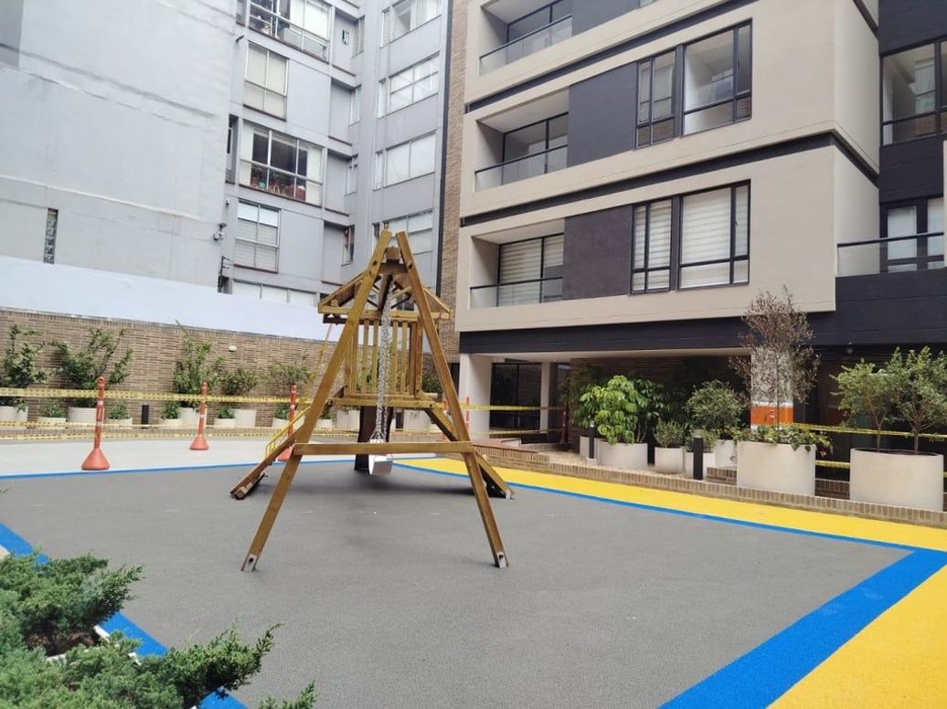 Apartaestudio en venta en Quinta Paredes, Bogotá, 44 m² · foto 2 de 18