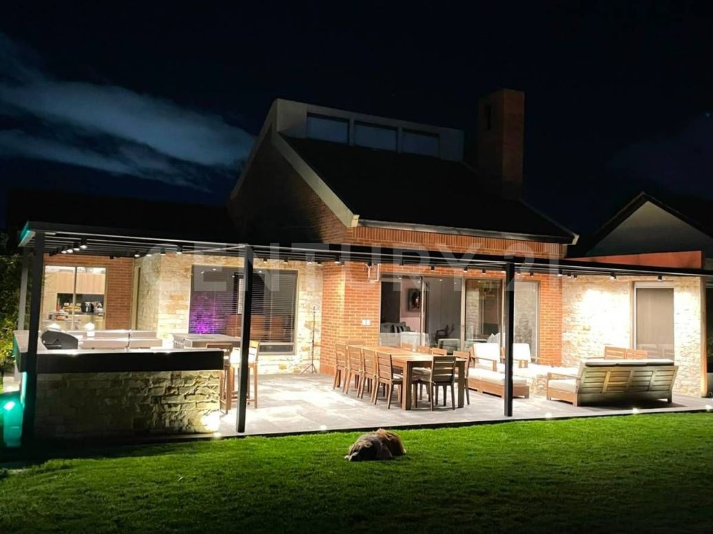 Casa de 4 alcobas en arriendo en Guaymaral, Bogotá, 410 m² · foto 8 de 16