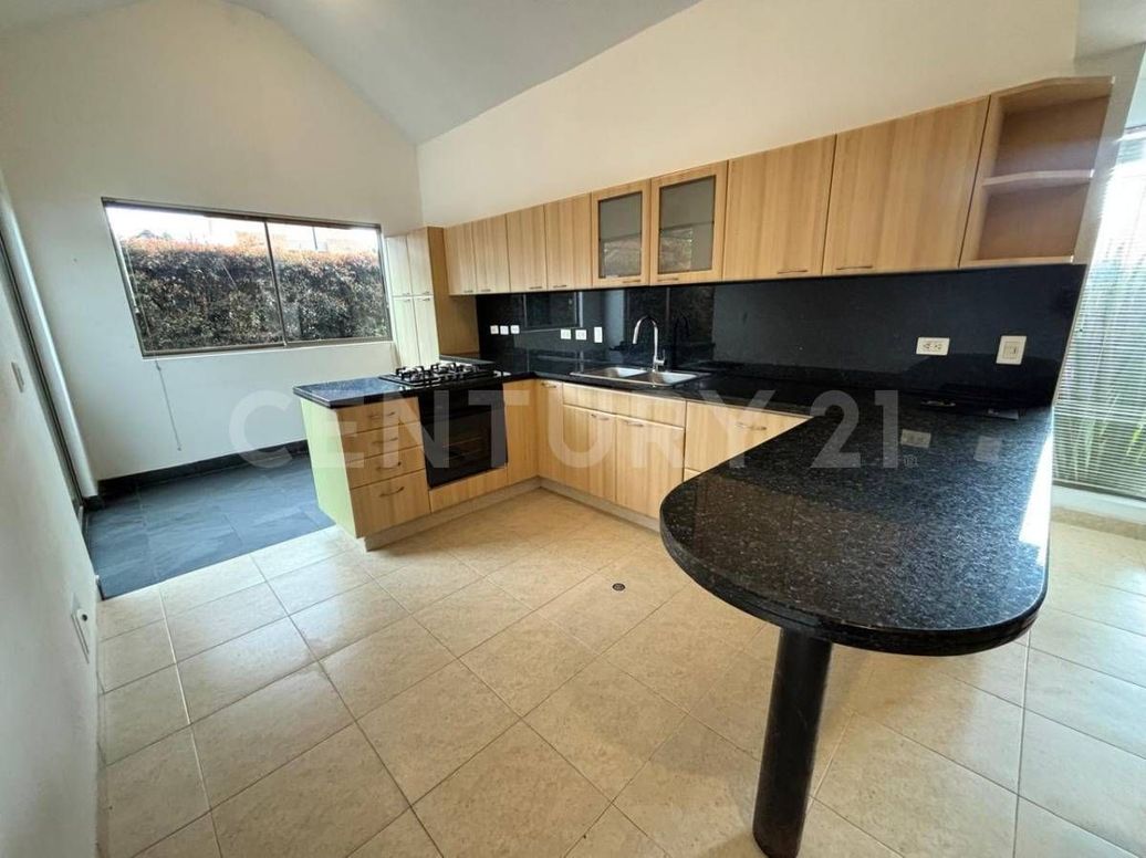 Casa de 4 alcobas en arriendo en Guaymaral, Bogotá, 410 m² · foto 12 de 16