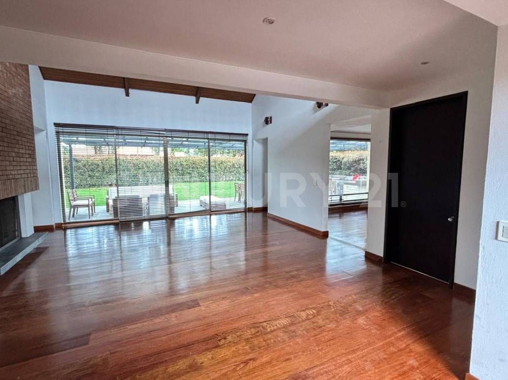 Casa de 4 alcobas en arriendo en Guaymaral, Bogotá, 410 m² · foto 2 de 16