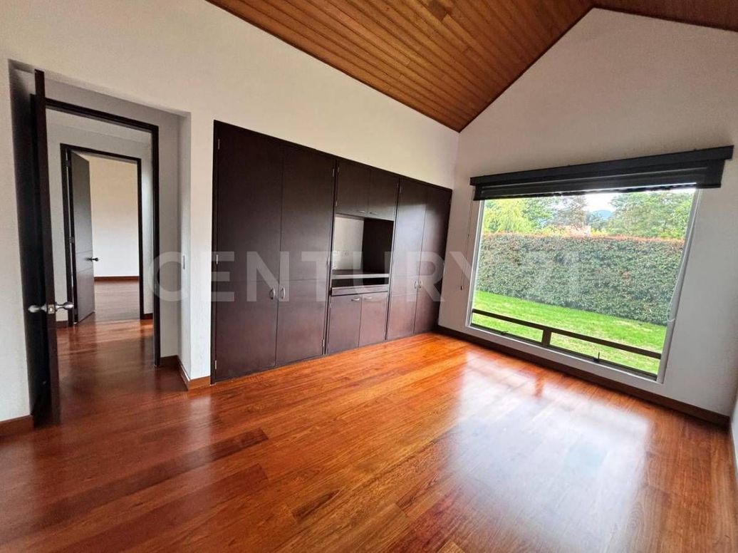 Casa de 4 alcobas en arriendo en Guaymaral, Bogotá, 410 m² · foto 5 de 16
