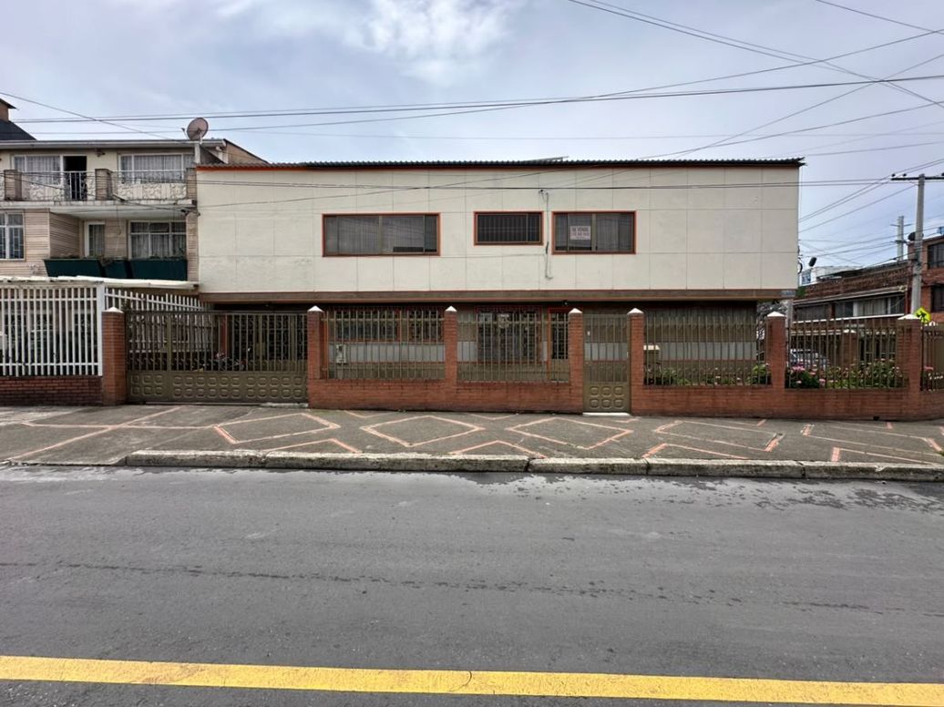 Casa de 6 alcobas en venta en José Joaquín Vargas, Bogotá, 196 m² · foto 2 de 20