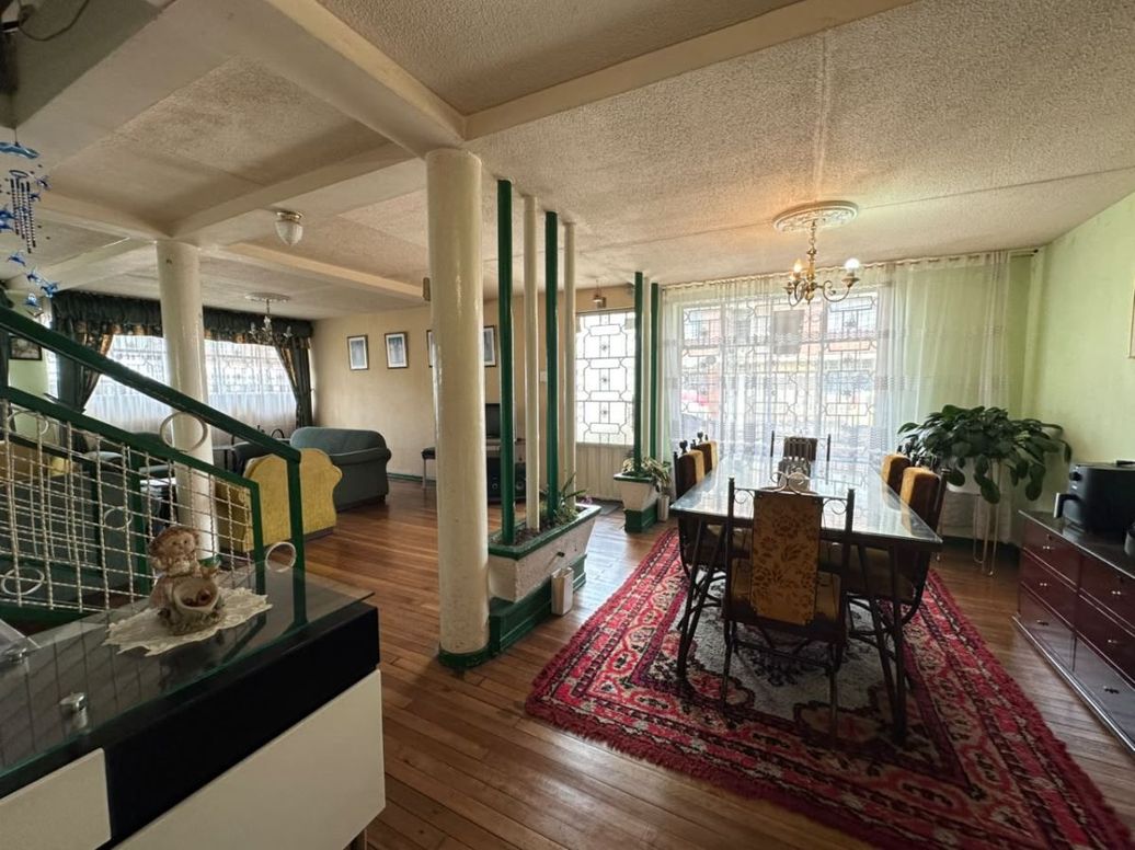 Casa de 6 alcobas en venta en José Joaquín Vargas, Bogotá, 196 m² · foto 9 de 20