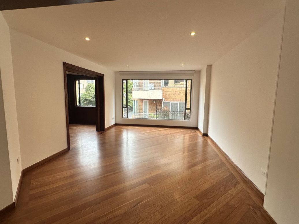 Apartamento de 3 alcobas en venta en Chicó Norte, Bogotá, 221 m² · foto 4 de 10