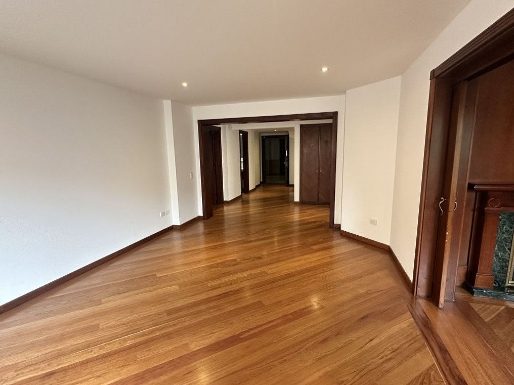 Apartamento de 3 alcobas en venta en Chicó Norte, Bogotá, 221 m² · foto 7 de 10