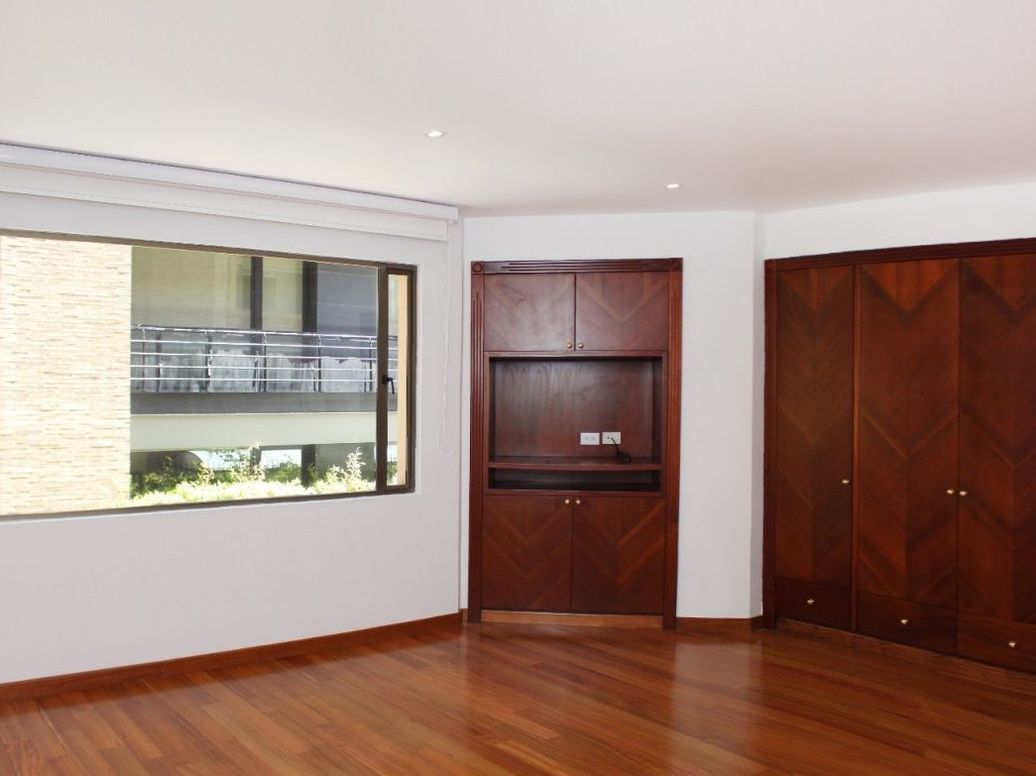 Apartamento de 3 alcobas en arriendo en Chicó Norte, Bogotá, 220 m² · foto 8 de 20