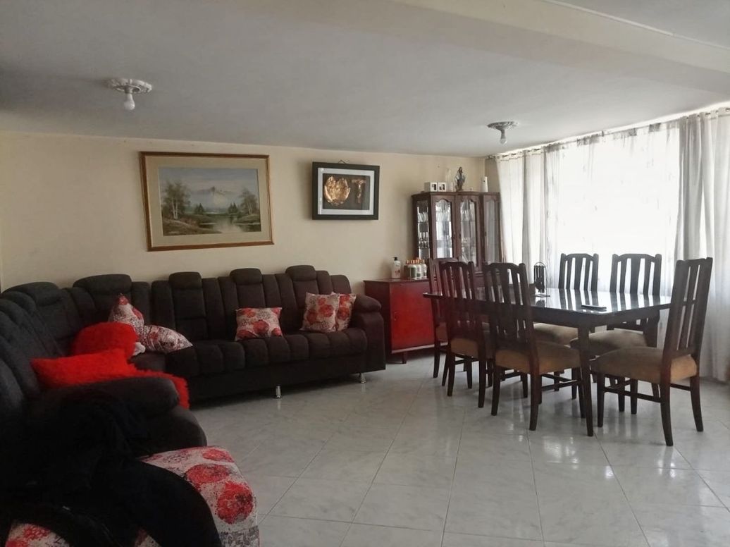 Casa de 10 alcobas en venta en Danubio Azul, Bogotá, 328 m² · foto 2 de 20