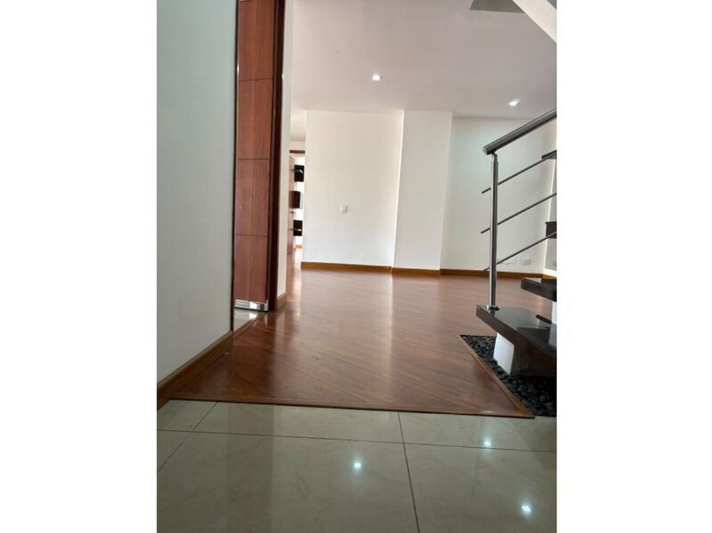 Apartamento de 3 alcobas en venta en Bella Suiza, Bogotá, 152 m² · foto 7 de 17