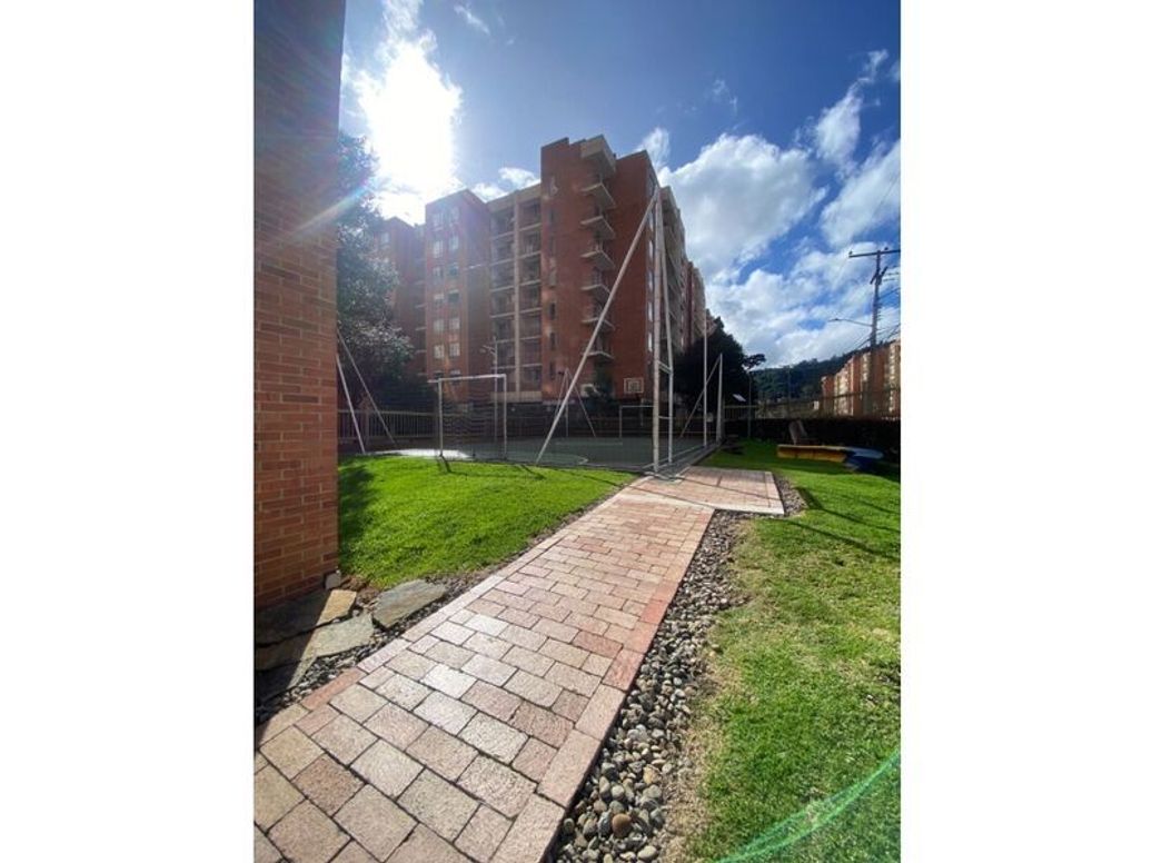 Apartamento de 3 alcobas en venta en Bella Suiza, Bogotá, 152 m² · foto 8 de 17