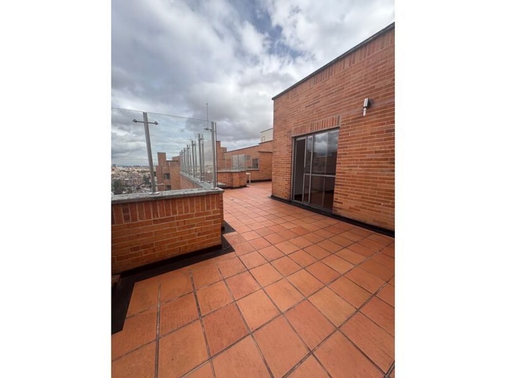 Apartamento de 3 alcobas en venta en Bella Suiza, Bogotá, 152 m² · foto 5 de 17