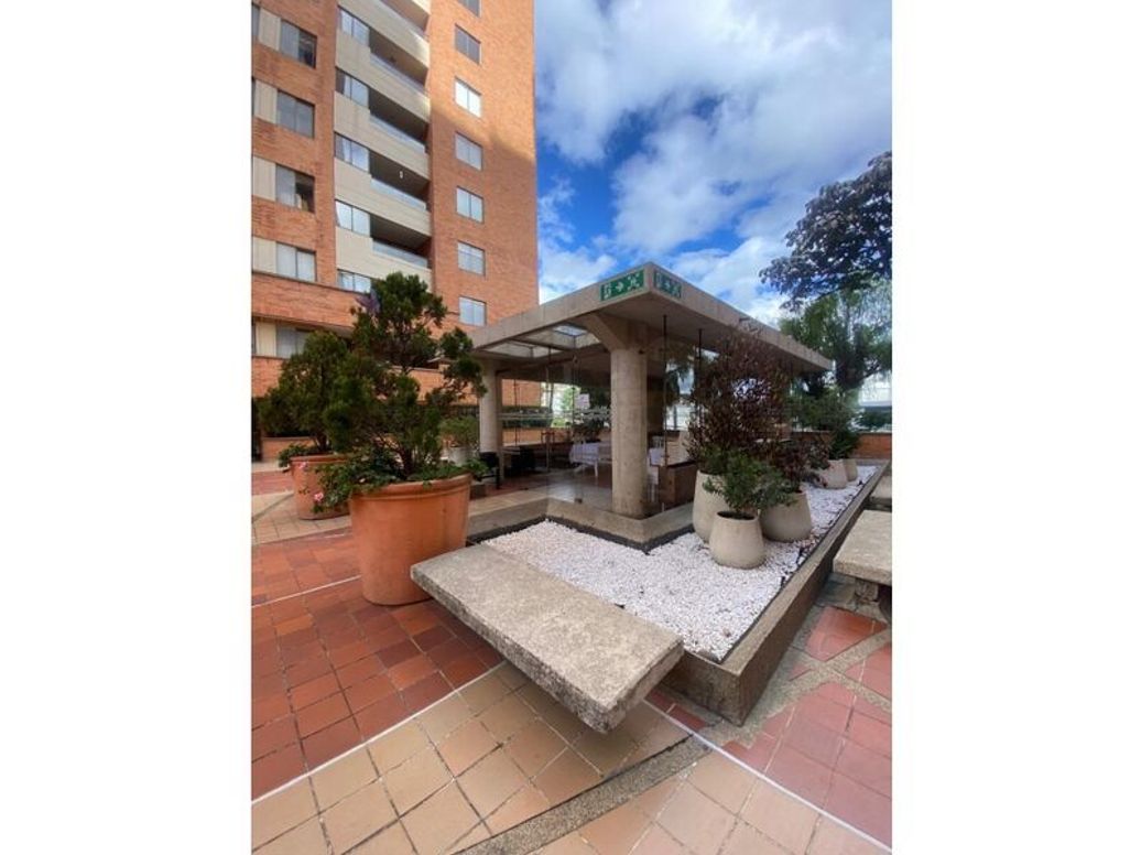 Apartamento de 3 alcobas en venta en Bella Suiza, Bogotá, 152 m² · foto 11 de 17