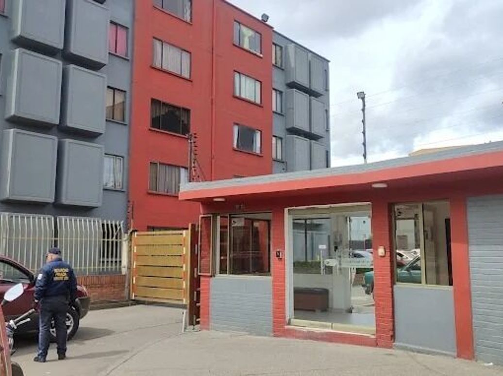 Apartamento de 3 alcobas en venta en Ub. Castilla Real, Bogotá, 53 m² · foto 2 de 20