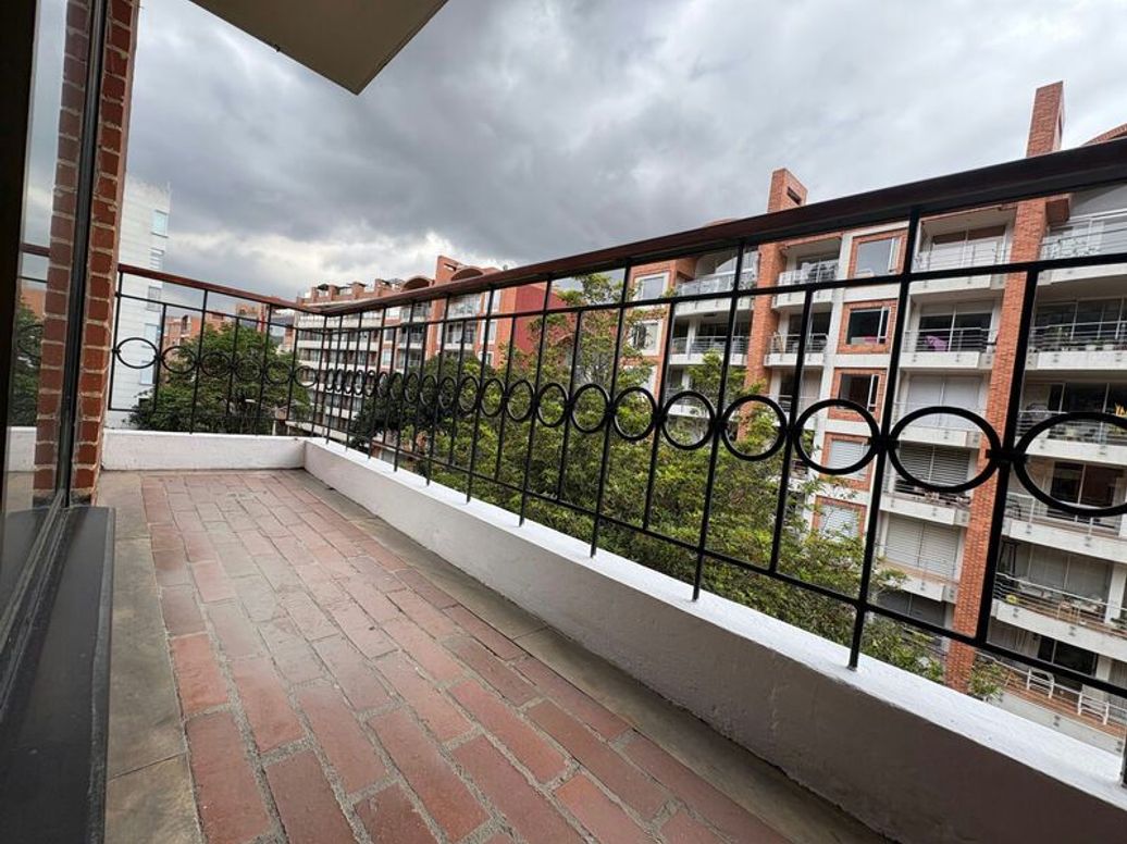 Apartamento de 3 alcobas en venta en El Contador, Bogotá, 126 m² · foto 16 de 20