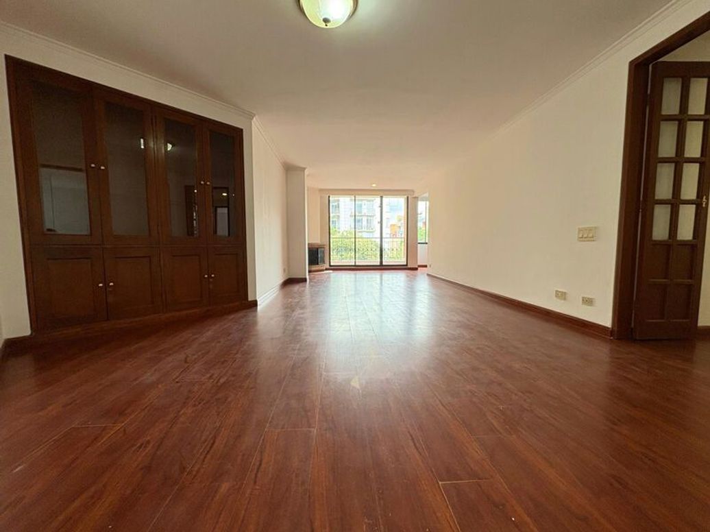 Apartamento de 3 alcobas en venta en El Contador, Bogotá, 126 m² · foto 2 de 20