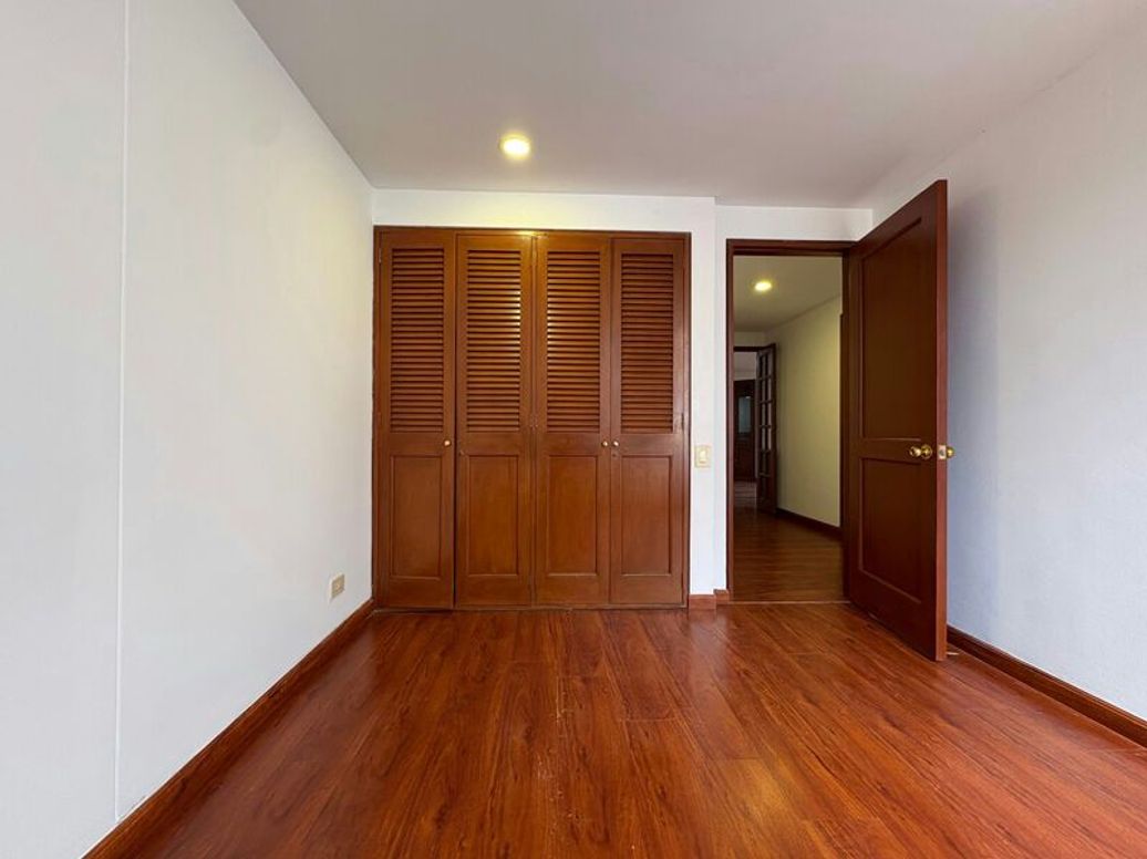Apartamento de 3 alcobas en venta en El Contador, Bogotá, 126 m² · foto 9 de 20