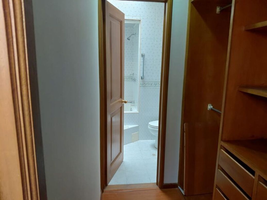 Apartamento de 3 alcobas en venta en Bella Suiza, Bogotá, 231 m² · foto 11 de 20