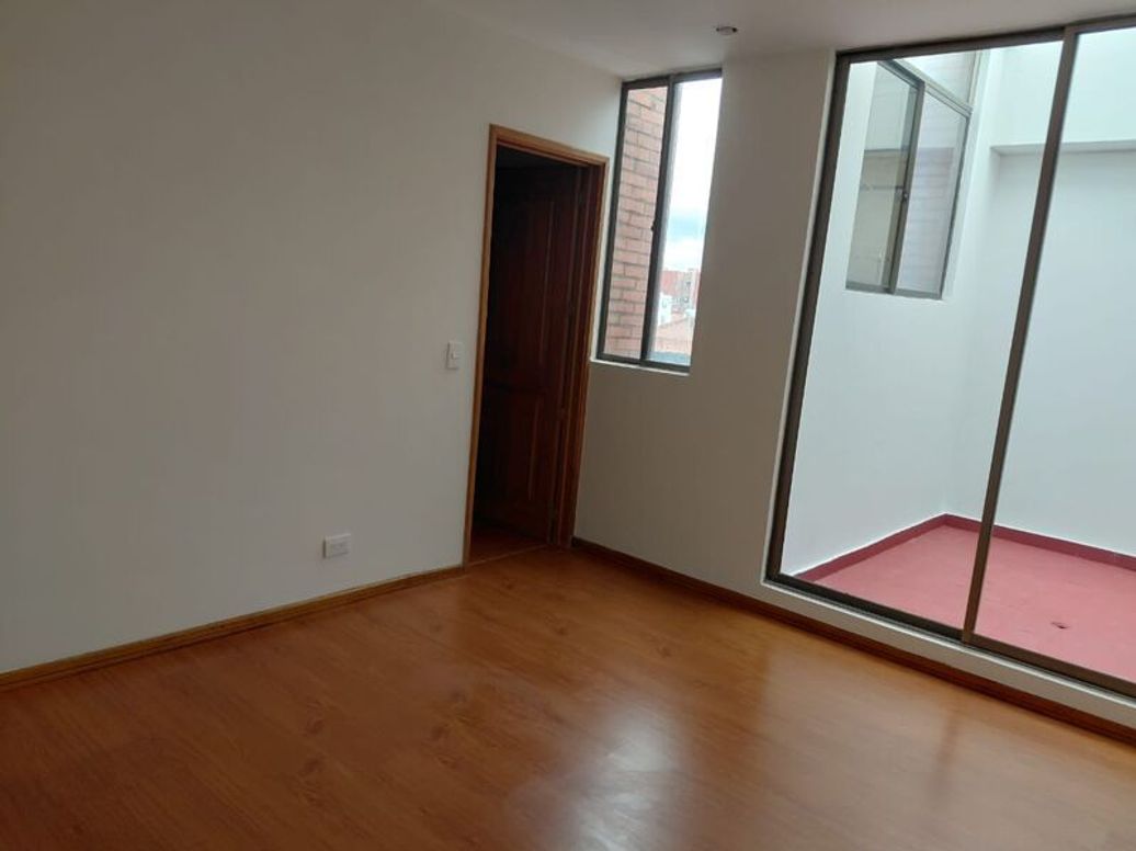 Apartamento de 3 alcobas en venta en Bella Suiza, Bogotá, 231 m² · foto 12 de 20