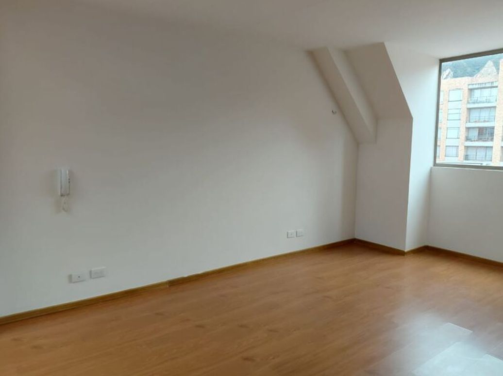 Apartamento de 3 alcobas en venta en Bella Suiza, Bogotá, 231 m² · foto 9 de 20