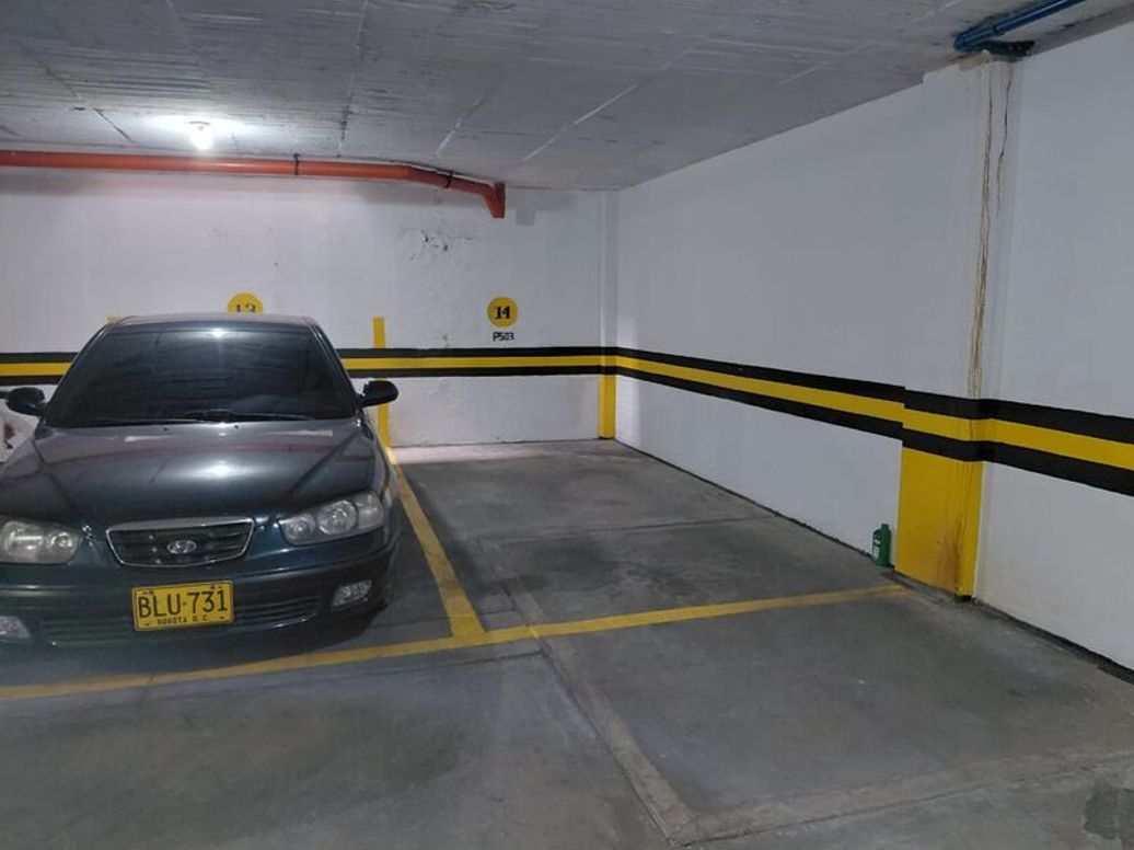 Apartamento de 3 alcobas en venta en Bella Suiza, Bogotá, 231 m² · foto 6 de 20