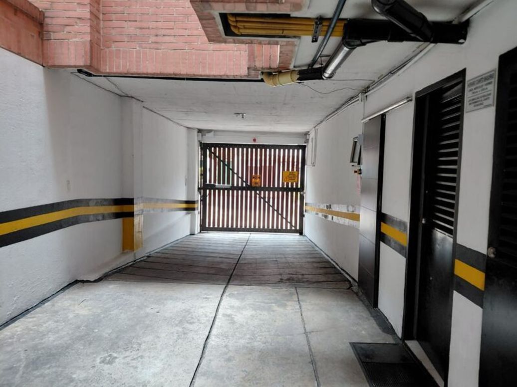 Apartamento de 3 alcobas en venta en Bella Suiza, Bogotá, 231 m² · foto 8 de 20