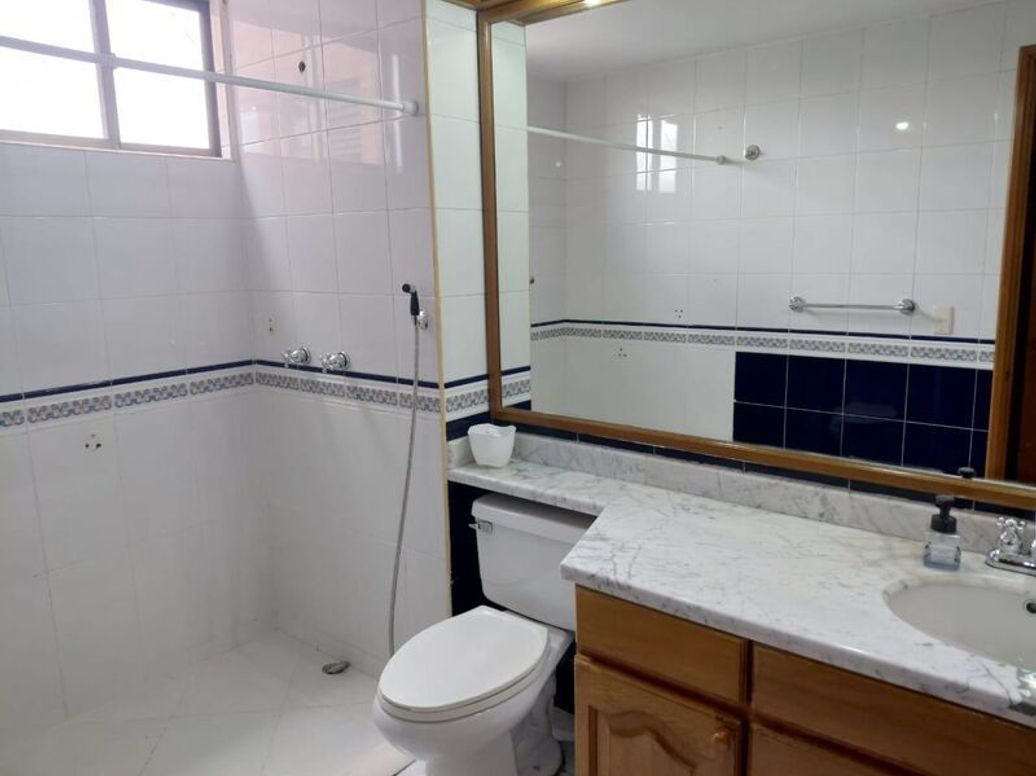 Apartamento de 3 alcobas en venta en Bella Suiza, Bogotá, 231 m² · foto 14 de 20