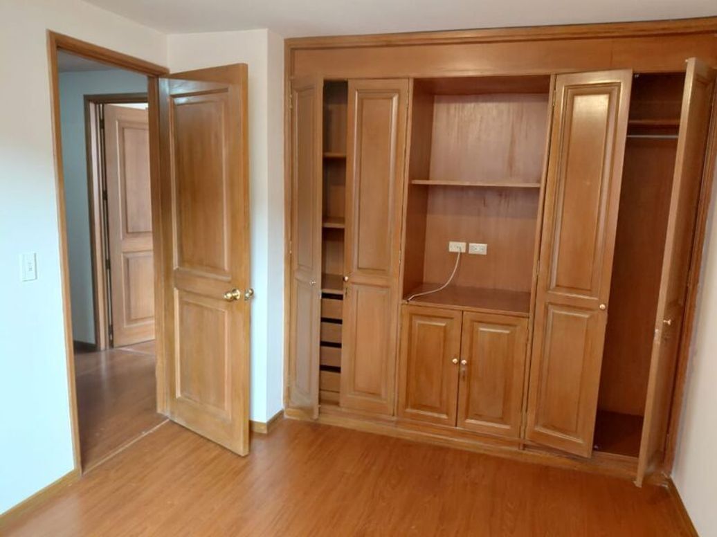 Apartamento de 3 alcobas en venta en Bella Suiza, Bogotá, 231 m² · foto 17 de 20