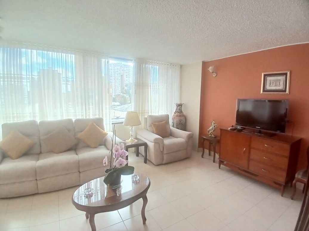 Apartamento de 3 alcobas en venta en Las Américas, Bogotá, 92 m² · foto 2 de 19