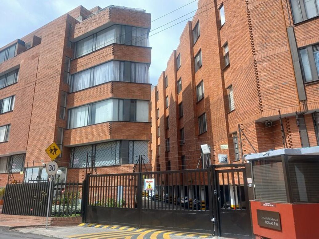 Apartamento de 3 alcobas en venta en Las Américas, Bogotá, 92 m² · foto 18 de 19