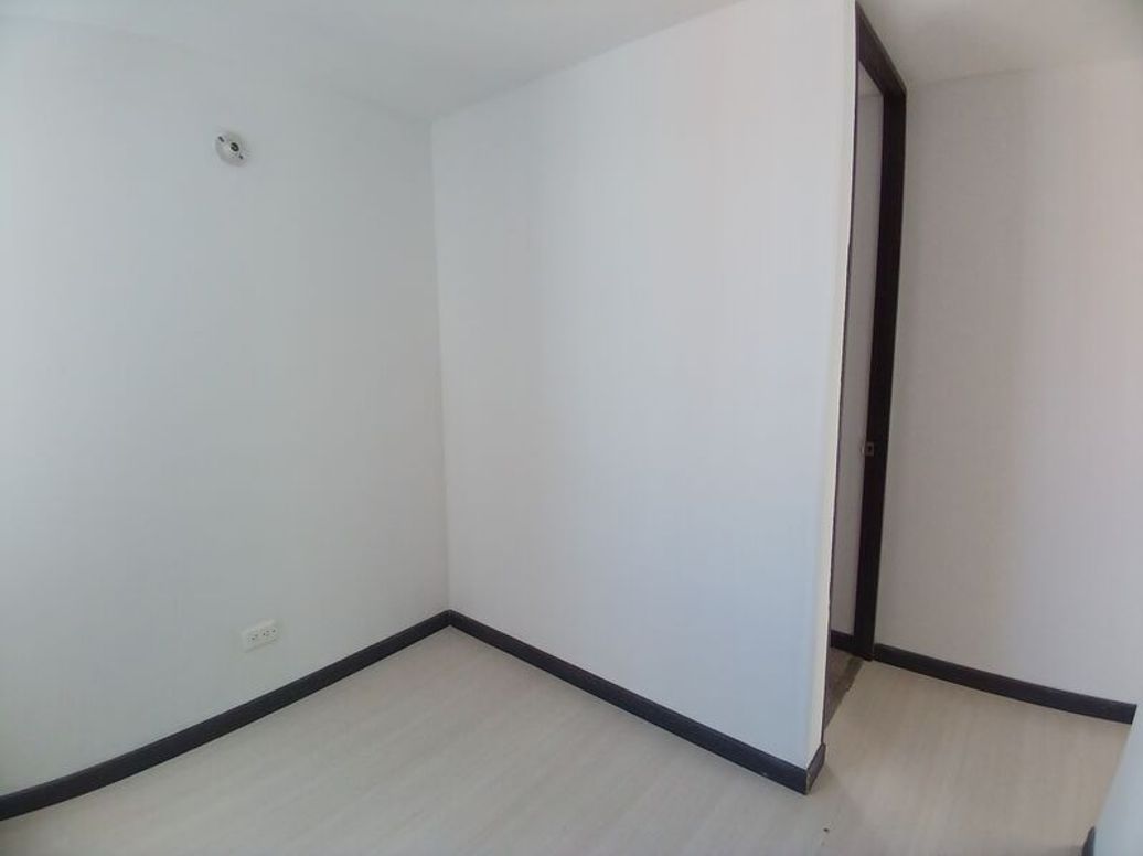 Apartamento de 2 alcobas en venta en Campo Alegre, Bogotá, 54 m² · foto 11 de 18