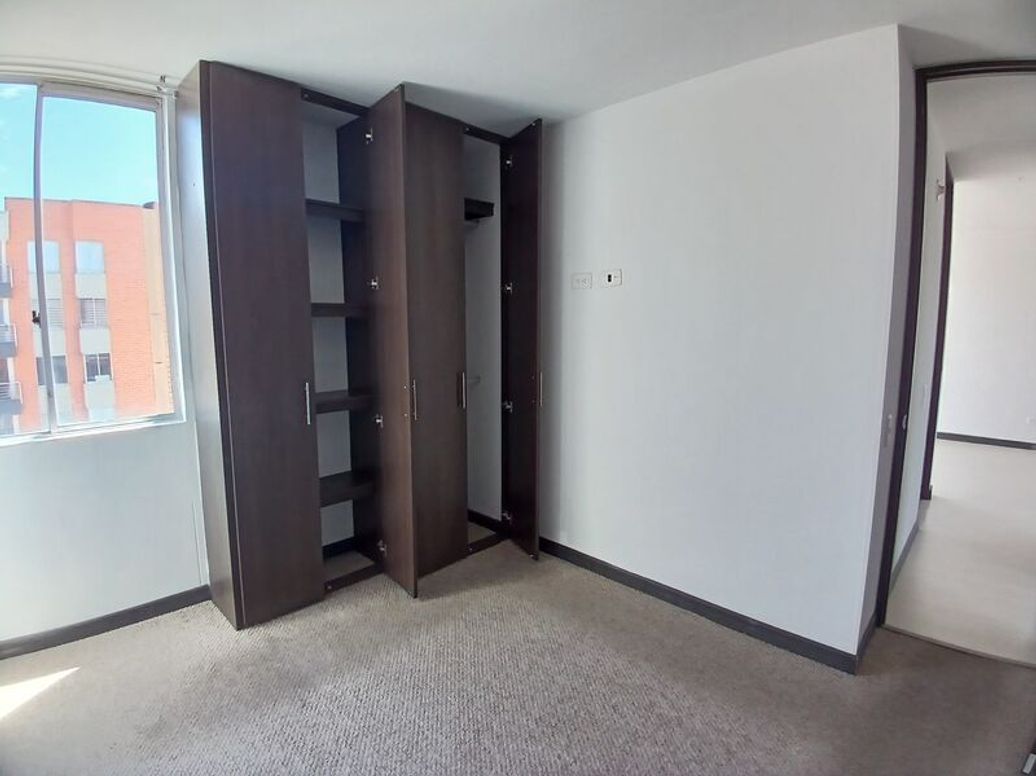 Apartamento de 2 alcobas en venta en Campo Alegre, Bogotá, 54 m² · foto 14 de 18