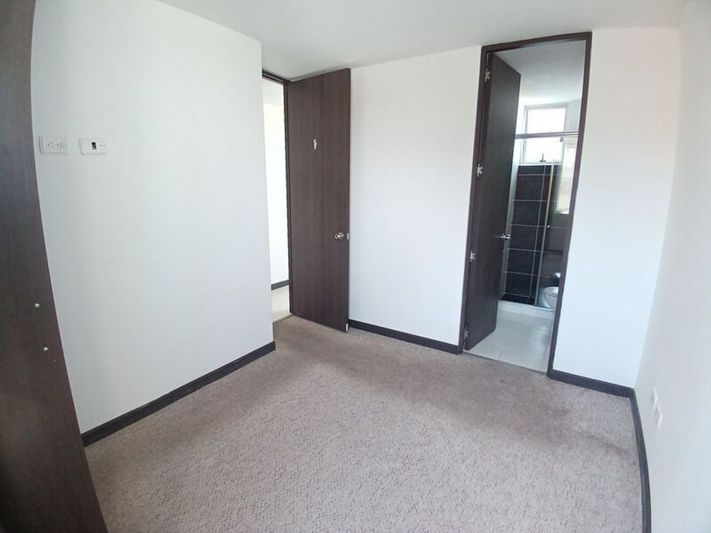 Apartamento de 2 alcobas en venta en Campo Alegre, Bogotá, 54 m² · foto 13 de 18