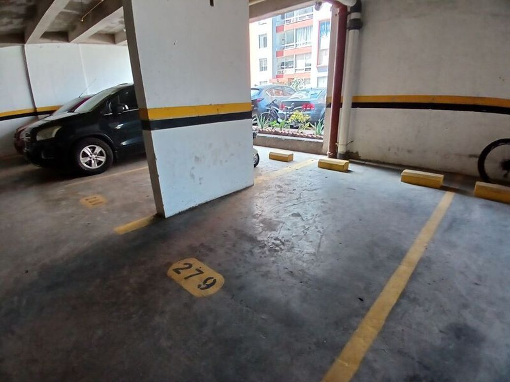 Apartamento de 2 alcobas en venta en Campo Alegre, Bogotá, 54 m² · foto 16 de 18