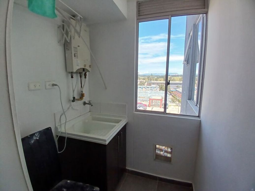 Apartamento de 2 alcobas en venta en Campo Alegre, Bogotá, 54 m² · foto 5 de 18