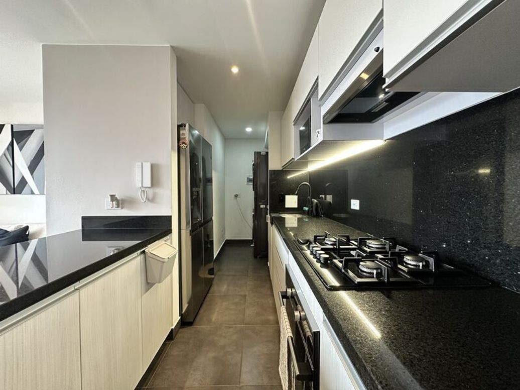 Apartamento de 1 alcoba en venta en El Plan, Bogotá, 57 m² · foto 3 de 20