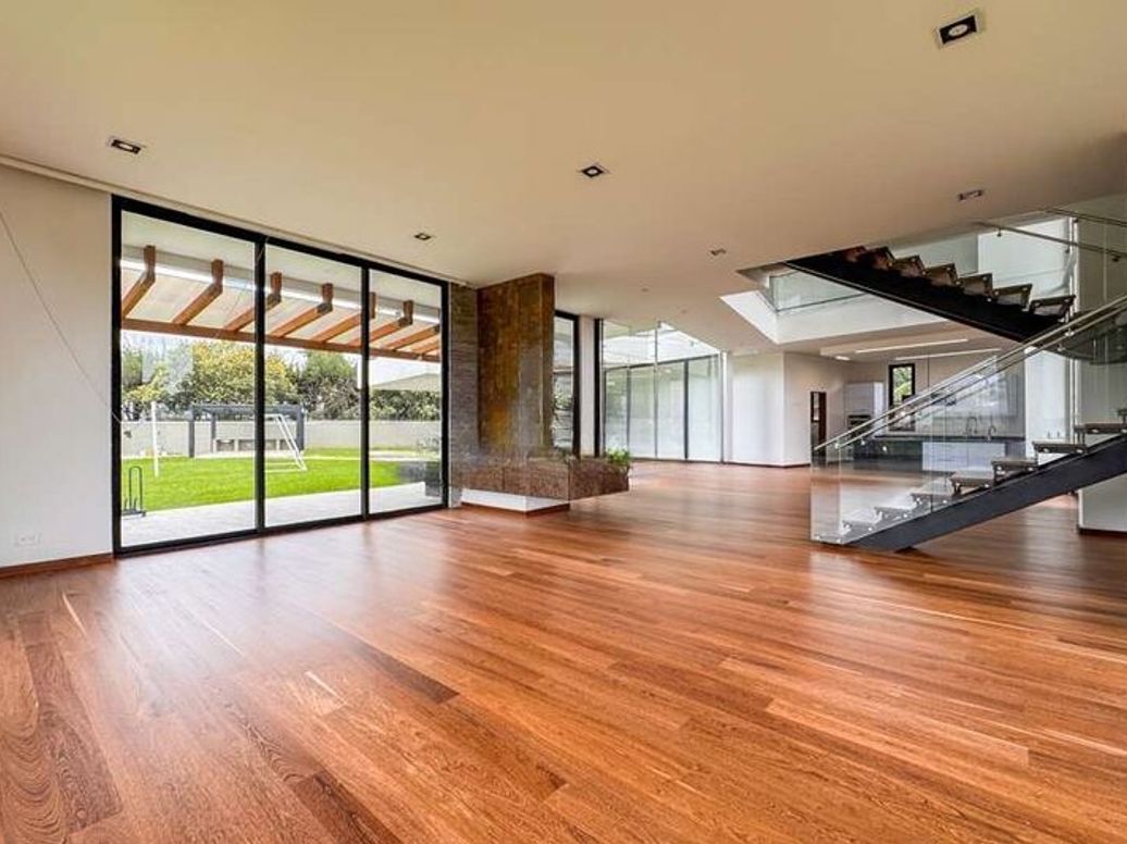 Casa de 5 alcobas en venta en Casa Blanca, Bogotá, 786 m² · foto 2 de 17