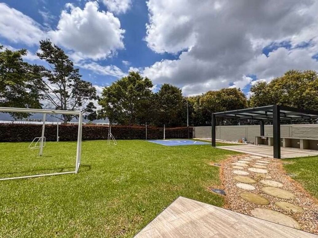 Casa de 5 alcobas en venta en Casa Blanca, Bogotá, 786 m² · foto 9 de 17