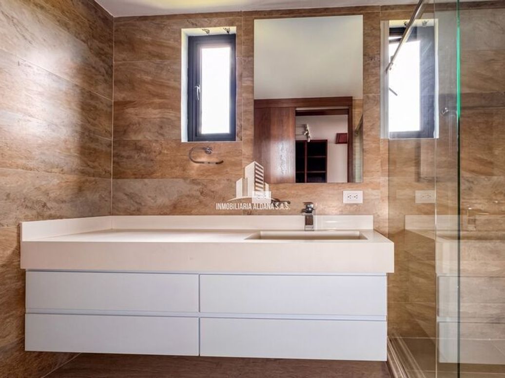 Casa de 5 alcobas en venta en Casa Blanca, Bogotá, 786 m² · foto 16 de 17