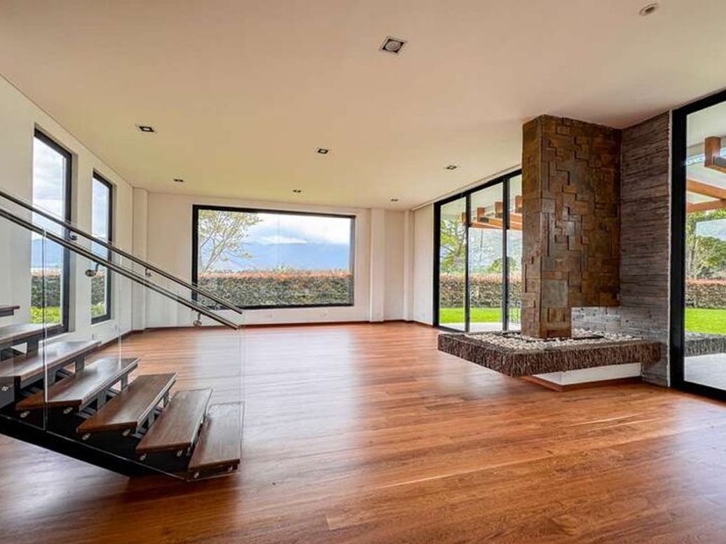 Casa de 5 alcobas en venta en Casa Blanca, Bogotá, 786 m² · foto 4 de 17