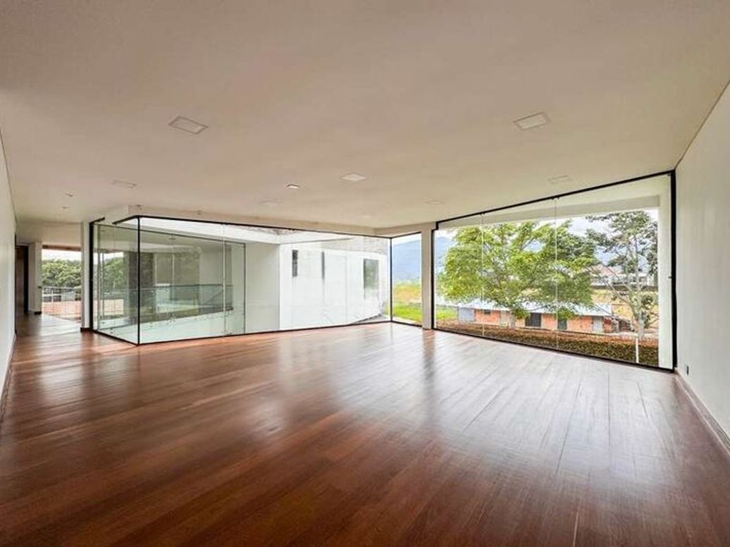 Casa de 5 alcobas en venta en Casa Blanca, Bogotá, 786 m² · foto 3 de 17