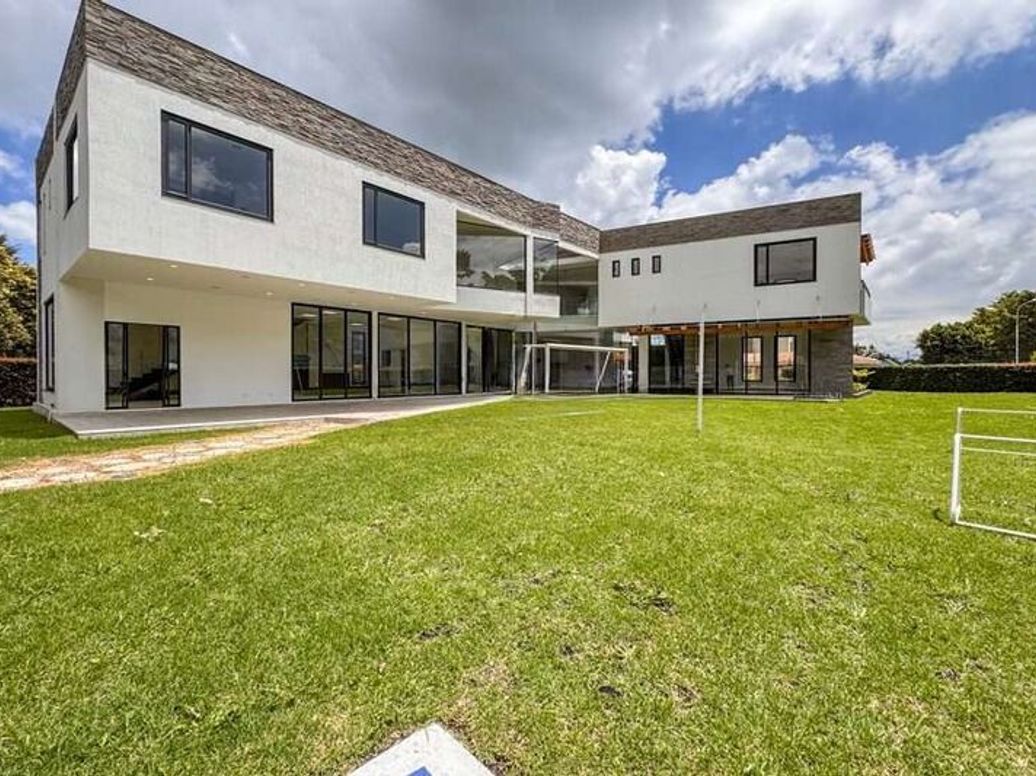 Casa de 5 alcobas en venta en Casa Blanca, Bogotá, 786 m² · foto 7 de 17
